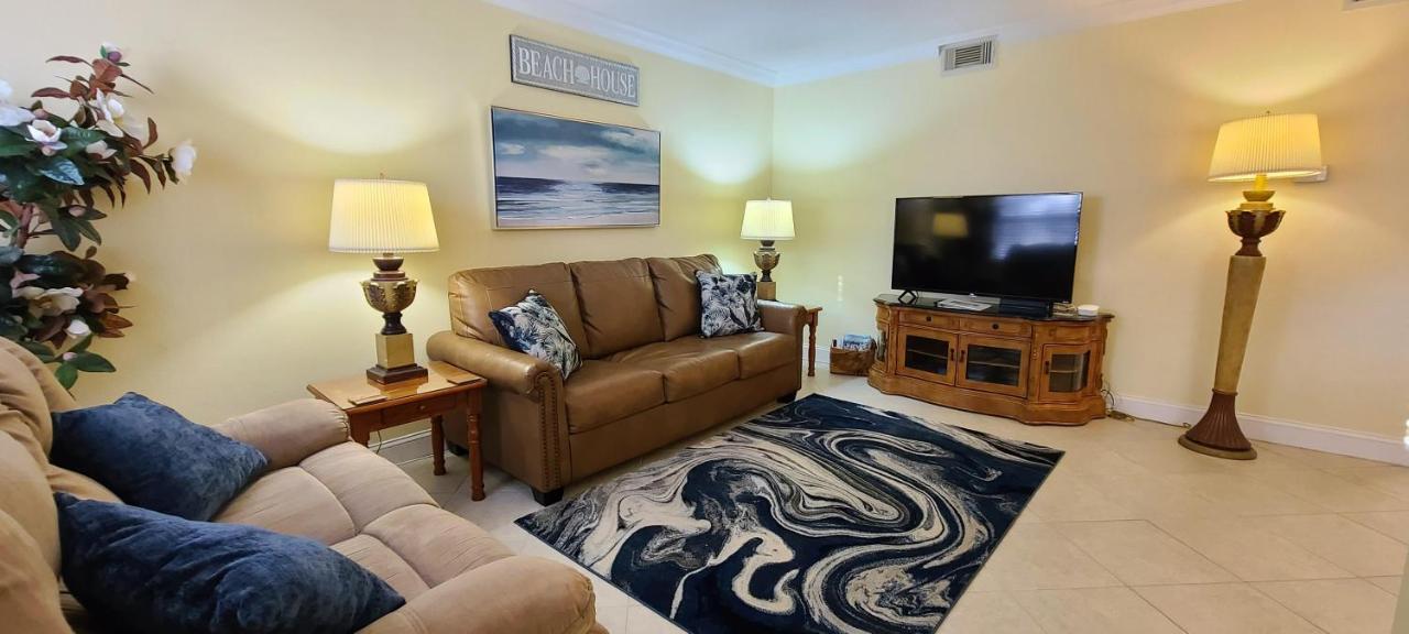 Beach Vacation Get-Away Apartment เซนต์พีทบีช ภายนอก รูปภาพ